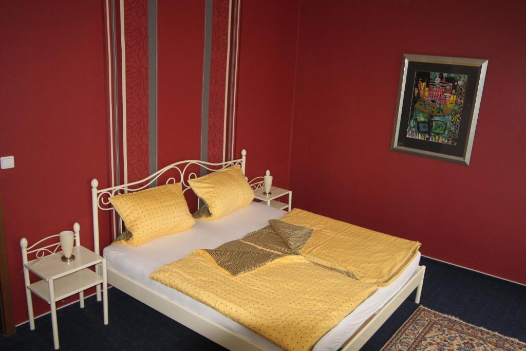 Moselromantik-Hotel Zum Loewen Ediger-Eller Habitación foto